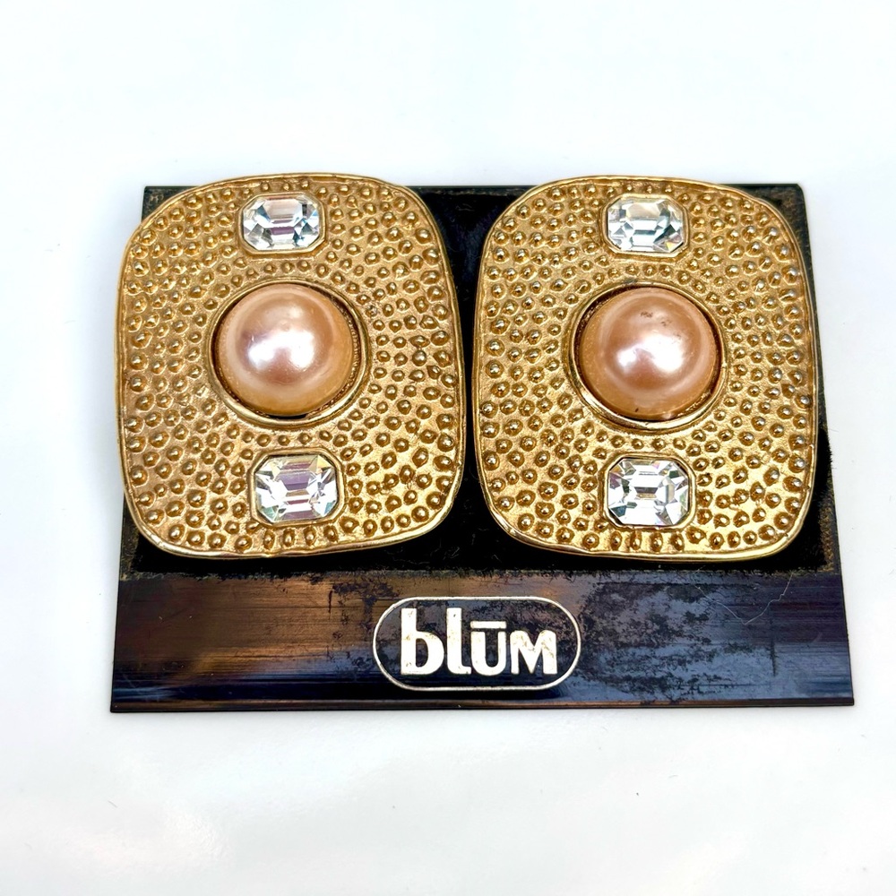 New 90’s Vintage Gold and Pearl Clip On Earrings